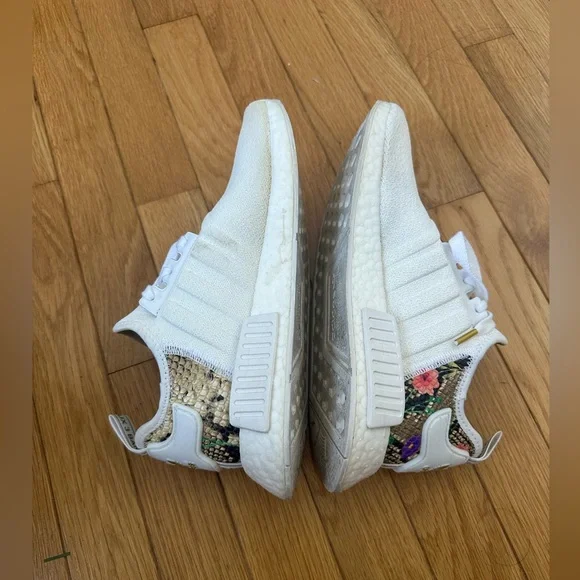 Adidas Women's NMD_R1 FX0826 Size 7.5 - Picture 4 of 10
